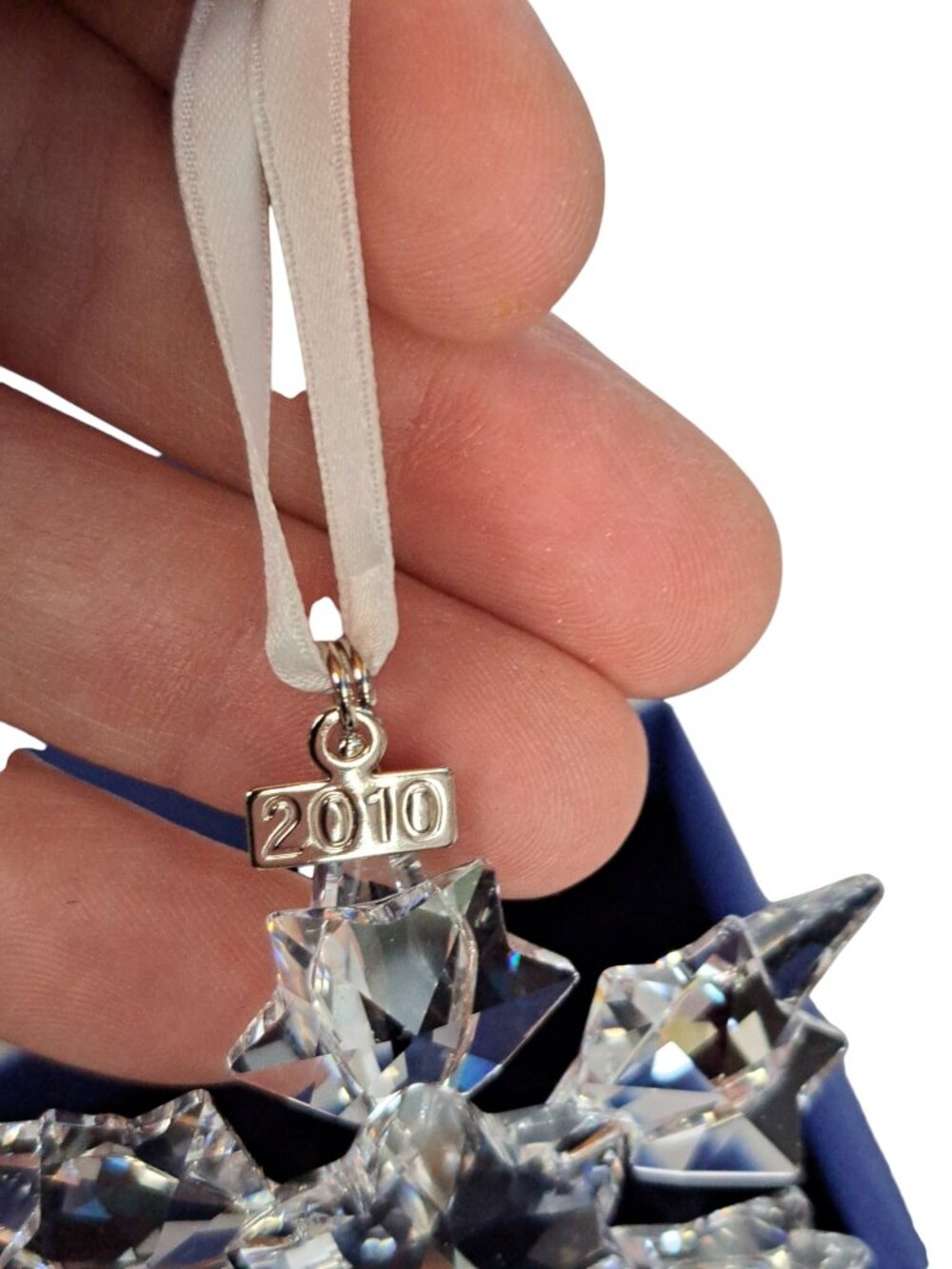 Swarovski 2010 Annual Large Snowflake Ornament - Picture 8 of 11